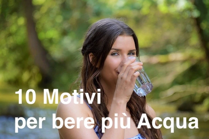 bere acqua